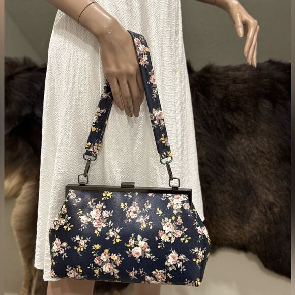 Floral Print Genuine Leather Handmade Push Lock  Shoulder Bag, Crossbody Bag - Picture 4 of 16